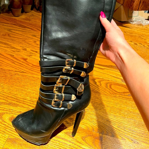 ISO!!!! NOT FOR SALE. Akira boots - Picture 1 of 3